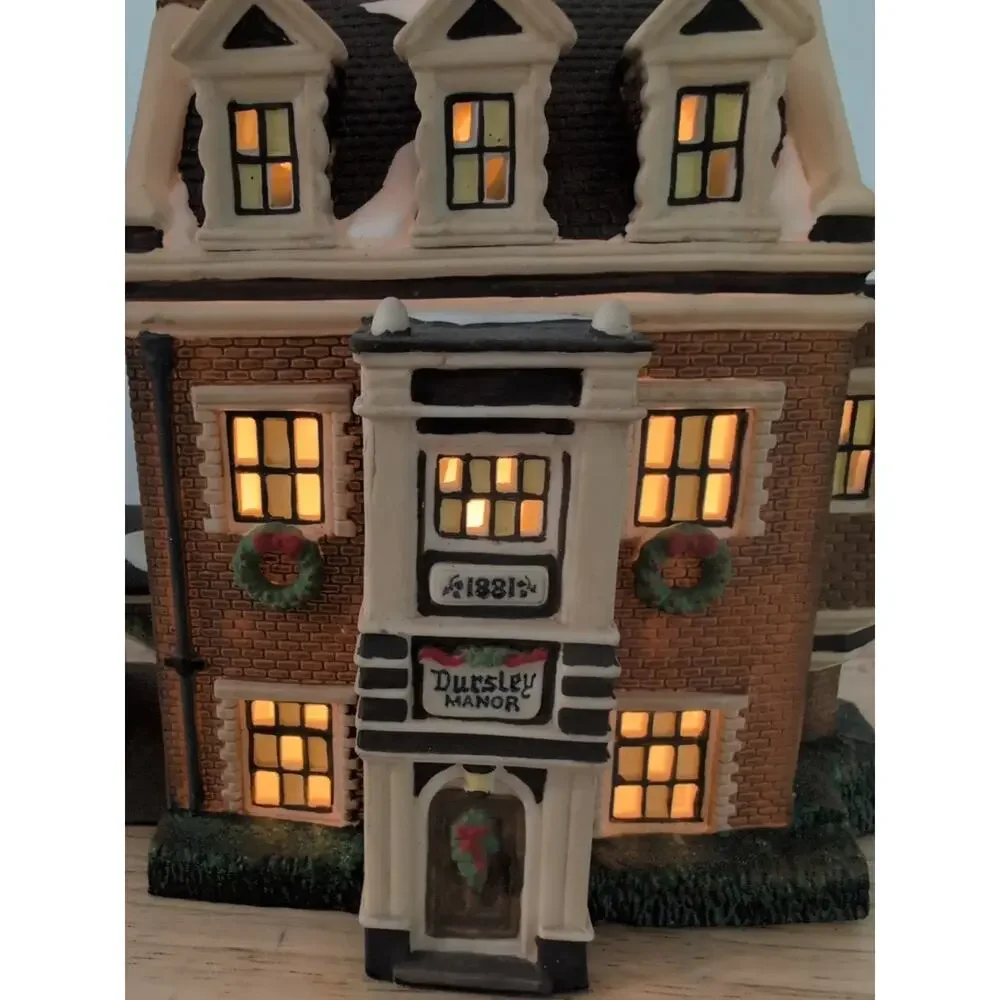 Department 56 “Dursley Manor” Dickens‎ Village Series 1995 Retired With Light.